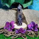 Obélisque poli en améthyste (hauteur de 3 à 4 po)