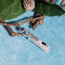 Pierre de lune arc-en-ciel avec charme de déesse et améthyste