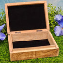 Boîte doublée de bois - Déesse sculptée 5" x 7"