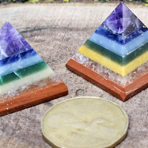 Pyramid - 25-30mm - 7 Chakras