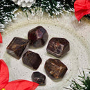 Spécimen d'almandin à facettes grenat