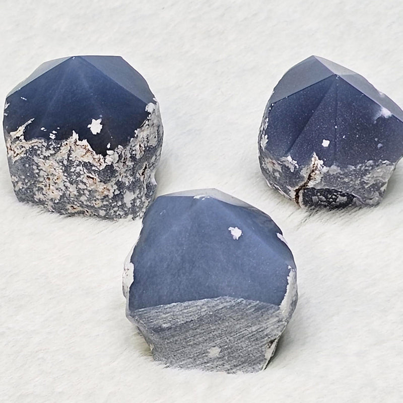 Boxed Point Gemstone 1.5" to 2.5" - Angelite