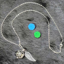 Collier - Pendentif d'aromathérapie en forme d'aile et perle de lave - Taille 1"