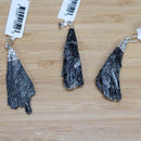 Pendentif brut à lame de cyanite noire (1,5" à 2")