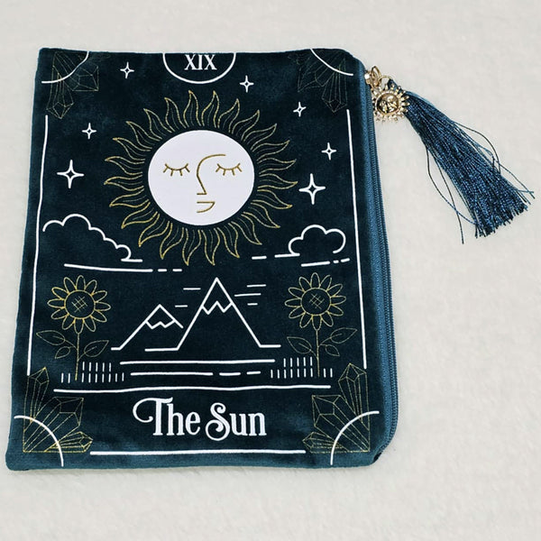 Le sac de tarot zippé en velours vert soleil