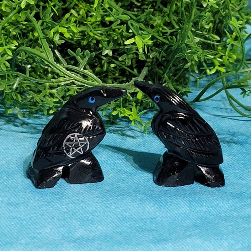 Figurine Raven 1,5" en onyx noir avec Pentacle