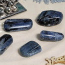 Pierre roulée cyanite bleue