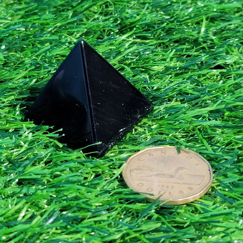 Pyramid - 25-30mm - Black Obsidian