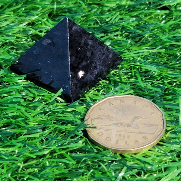 Pyramid - 25mm - Coppernite