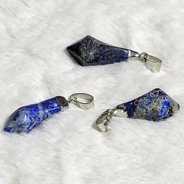 Pendentif Lapis Lazuli en forme de diamant (0,5" à 1,25")