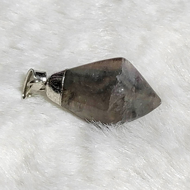 Pendentif en fluorite arc-en-ciel en forme de diamant (0,5" à 1,25")