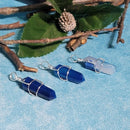 Pendentif enveloppé de fil d’onyx bleu - 1,5 » à 1,75 »