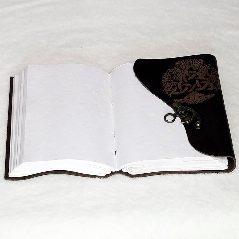 Journal en cuir – Arbre de vie celtique avec loquet – 12,7 x 17,8 cm
