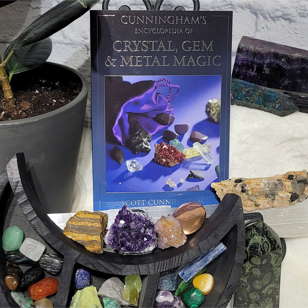 Livre - Encyclopédie de Cunningham sur la magie des cristaux, des pierres précieuses et des métaux