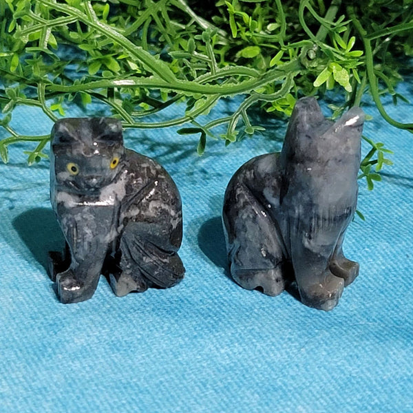 Onyx Carved Cat - Approximately 2.5cm to 5cm Tall