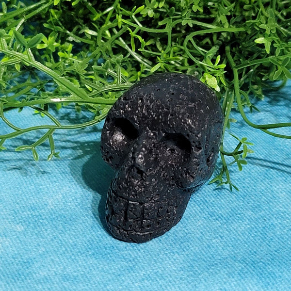 Crâne en pierre de lave 1,75"