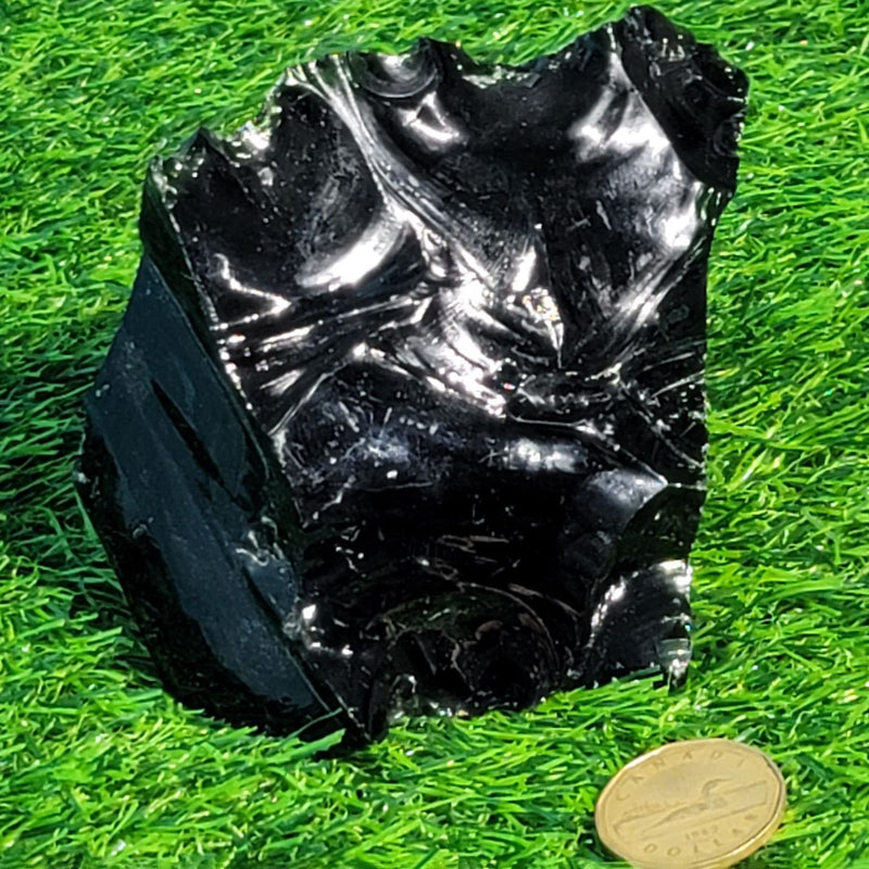 Morceau d'obsidienne noire