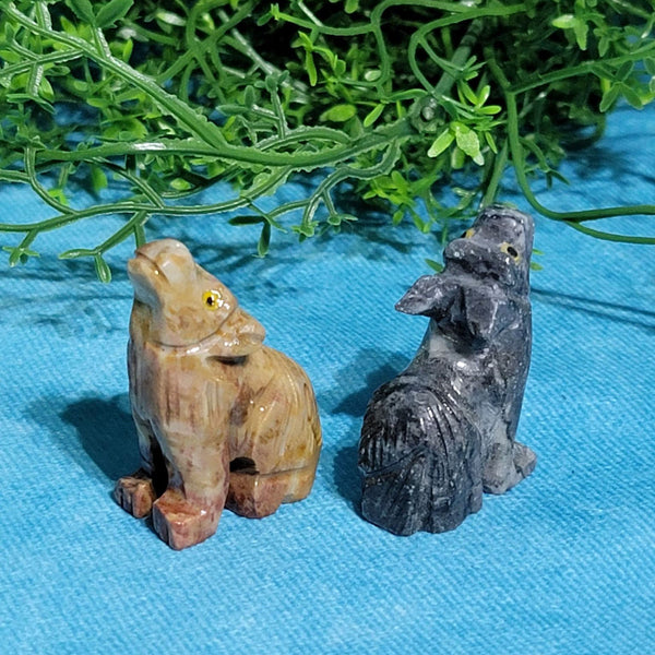 Onyx Carved Wolf - Approximately 2.5cm to 5cm Tall